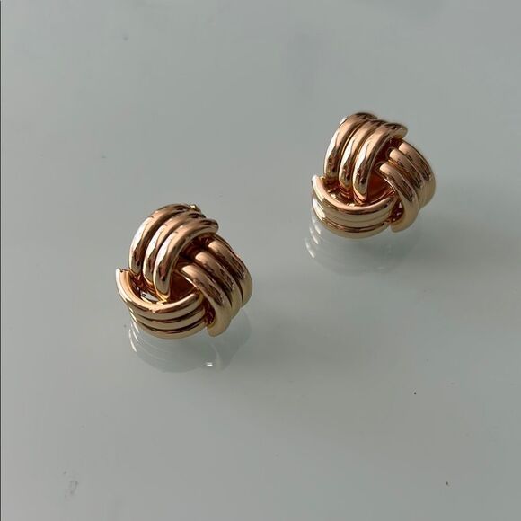 Elegant Gold Knot Earrings A1087 - Picture 2 of 2